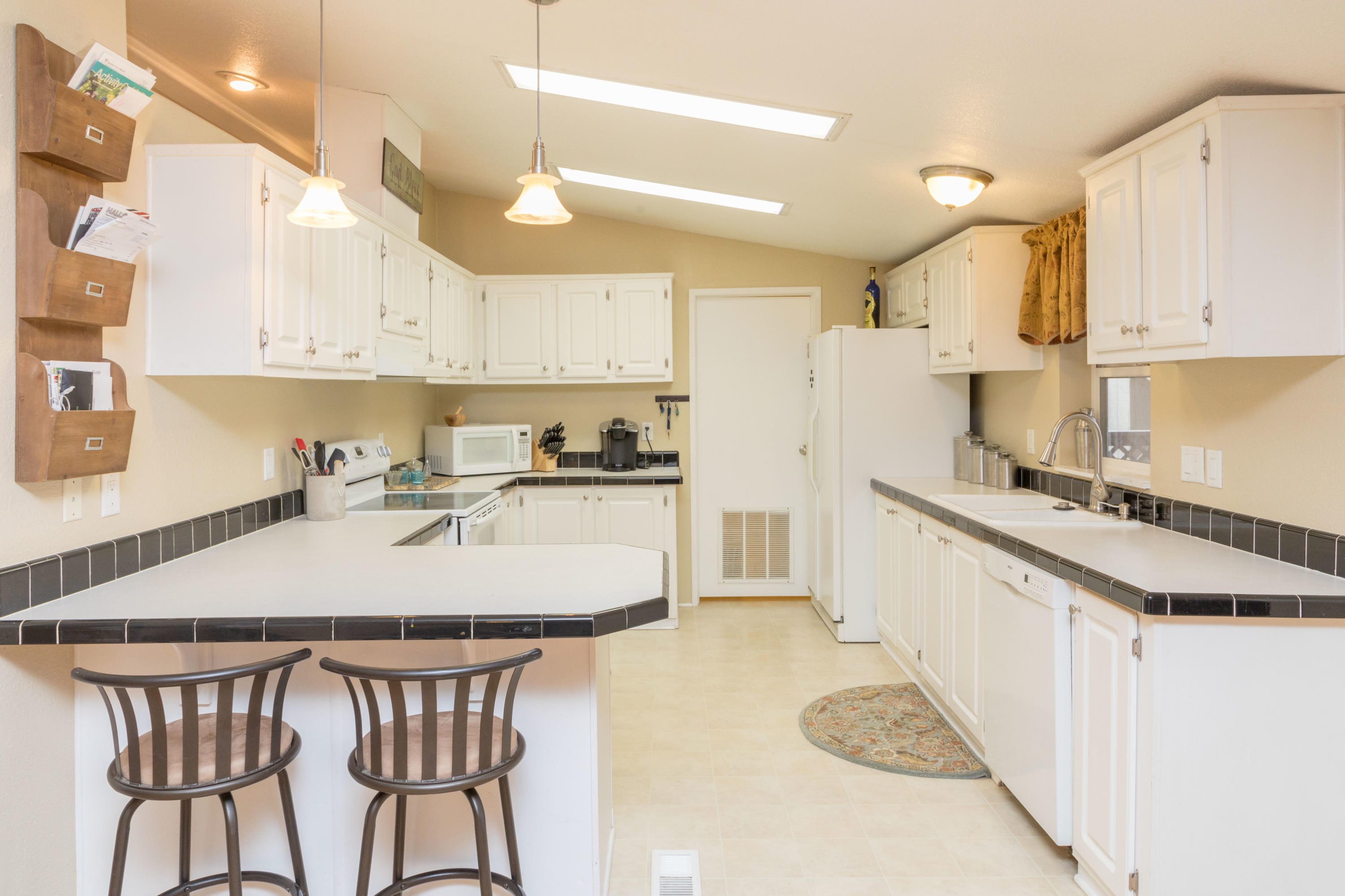 19080 Genevieve Road Redding, CA 96003 - Photo 20 of 42 Kitchen 2