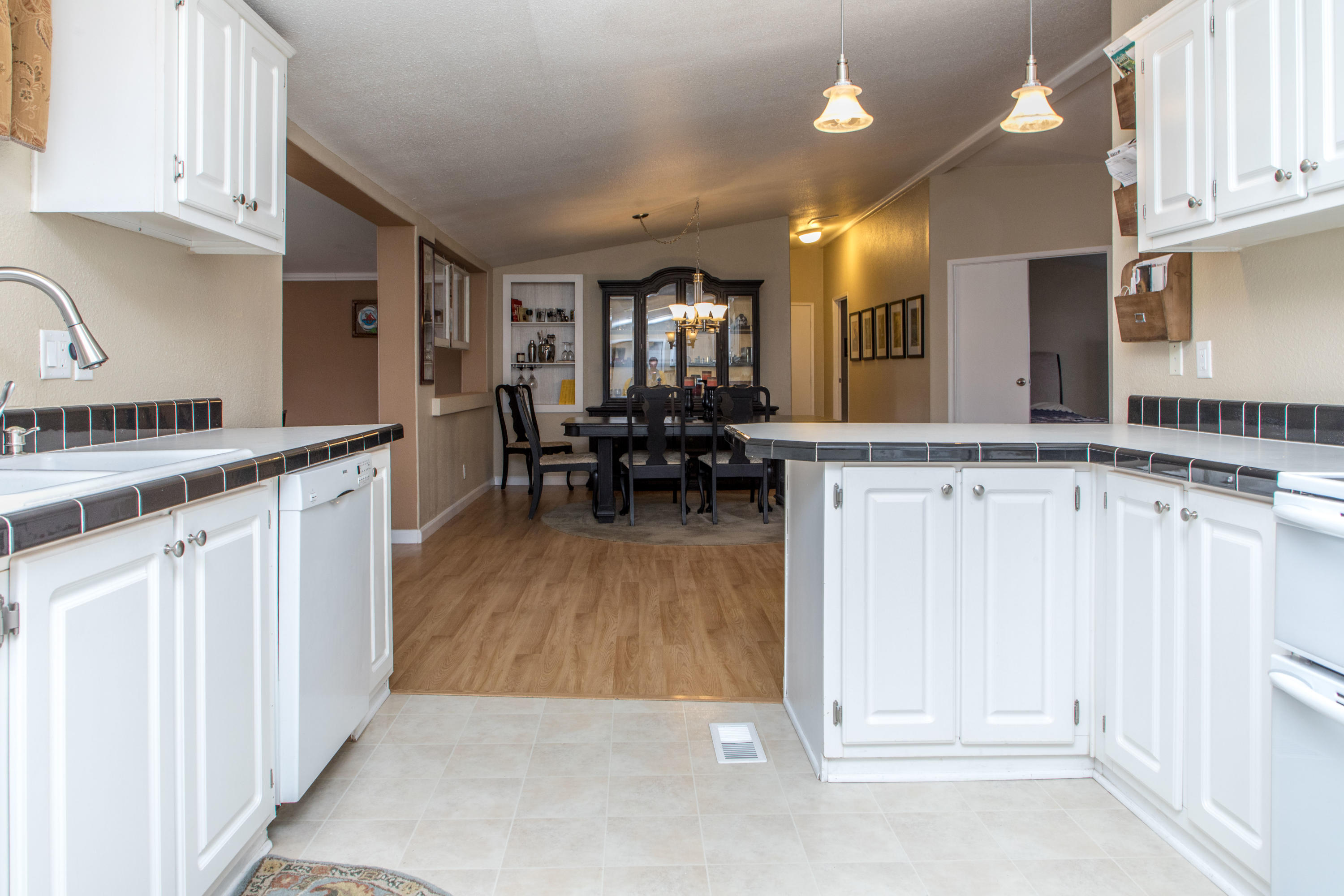 19080 Genevieve Road Redding, CA 96003 - Photo 24 of 42 Kitchen 5