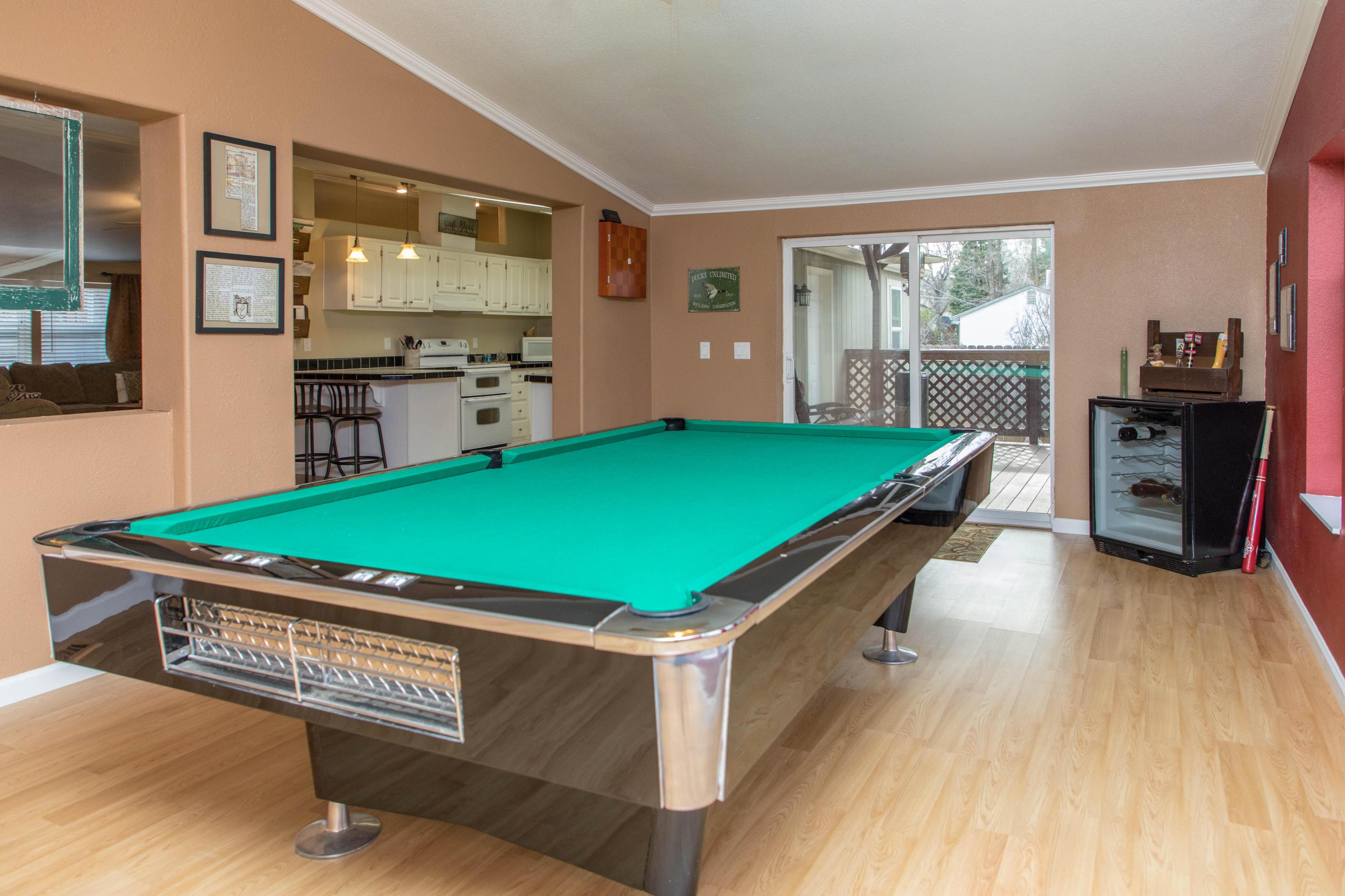 19080 Genevieve Road Redding, CA 96003 - Photo 28 of 42 Game room 2