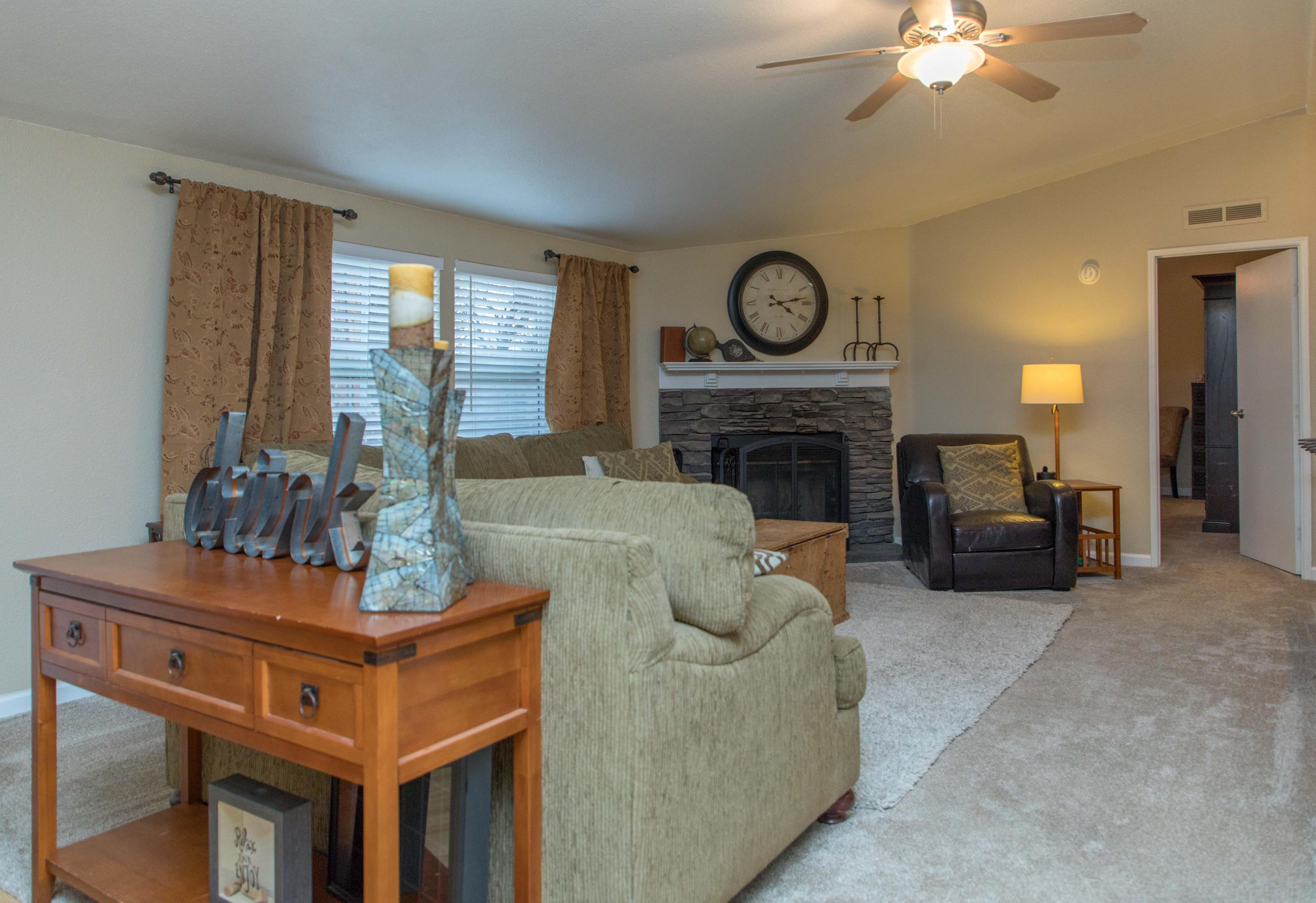 19080 Genevieve Road Redding, CA 96003 - Photo 29 of 42 Living Room1
