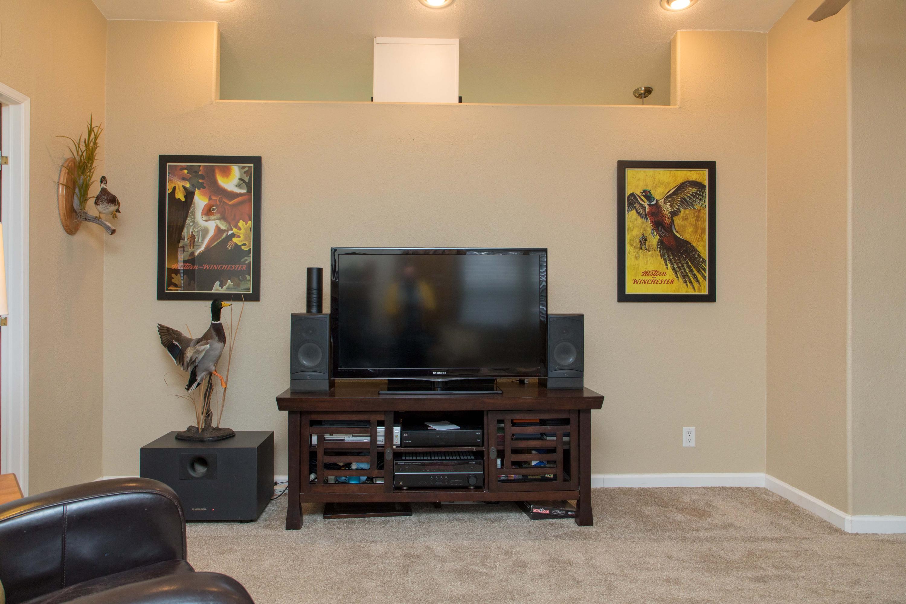 19080 Genevieve Road Redding, CA 96003 - Photo 30 of 42 Living Room 2