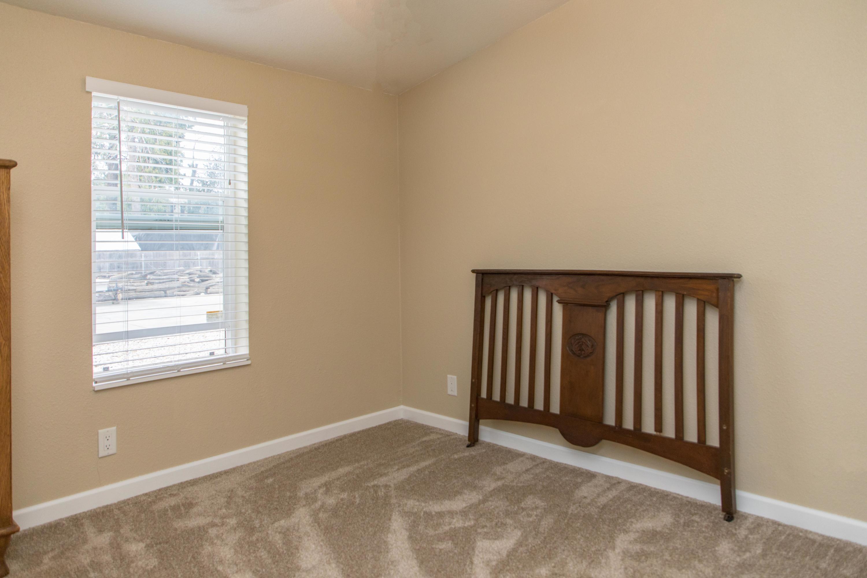 19080 Genevieve Road Redding, CA 96003 - Photo 38 of 42 Bed 2