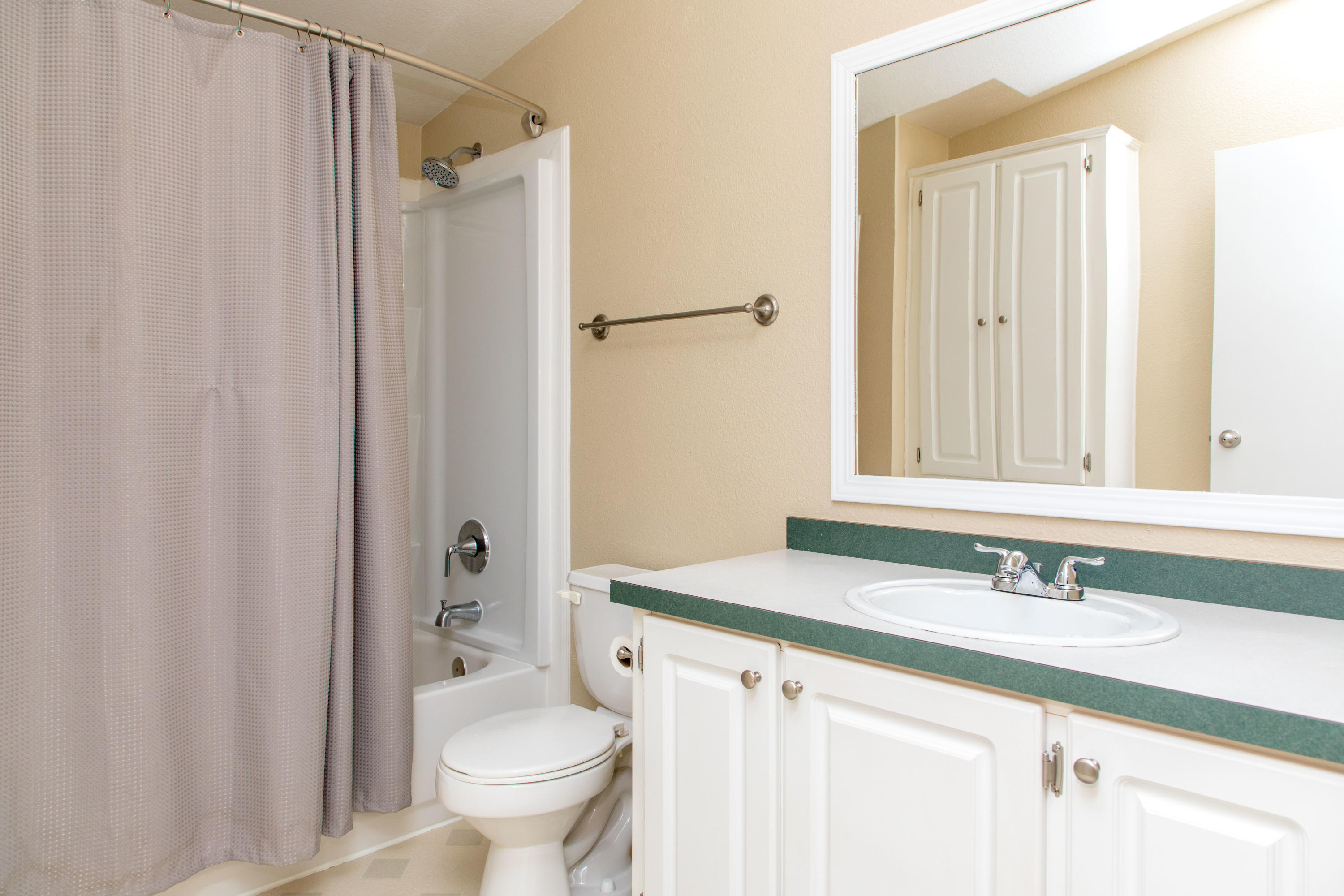 19080 Genevieve Road Redding, CA 96003 - Photo 40 of 42 Bathroom