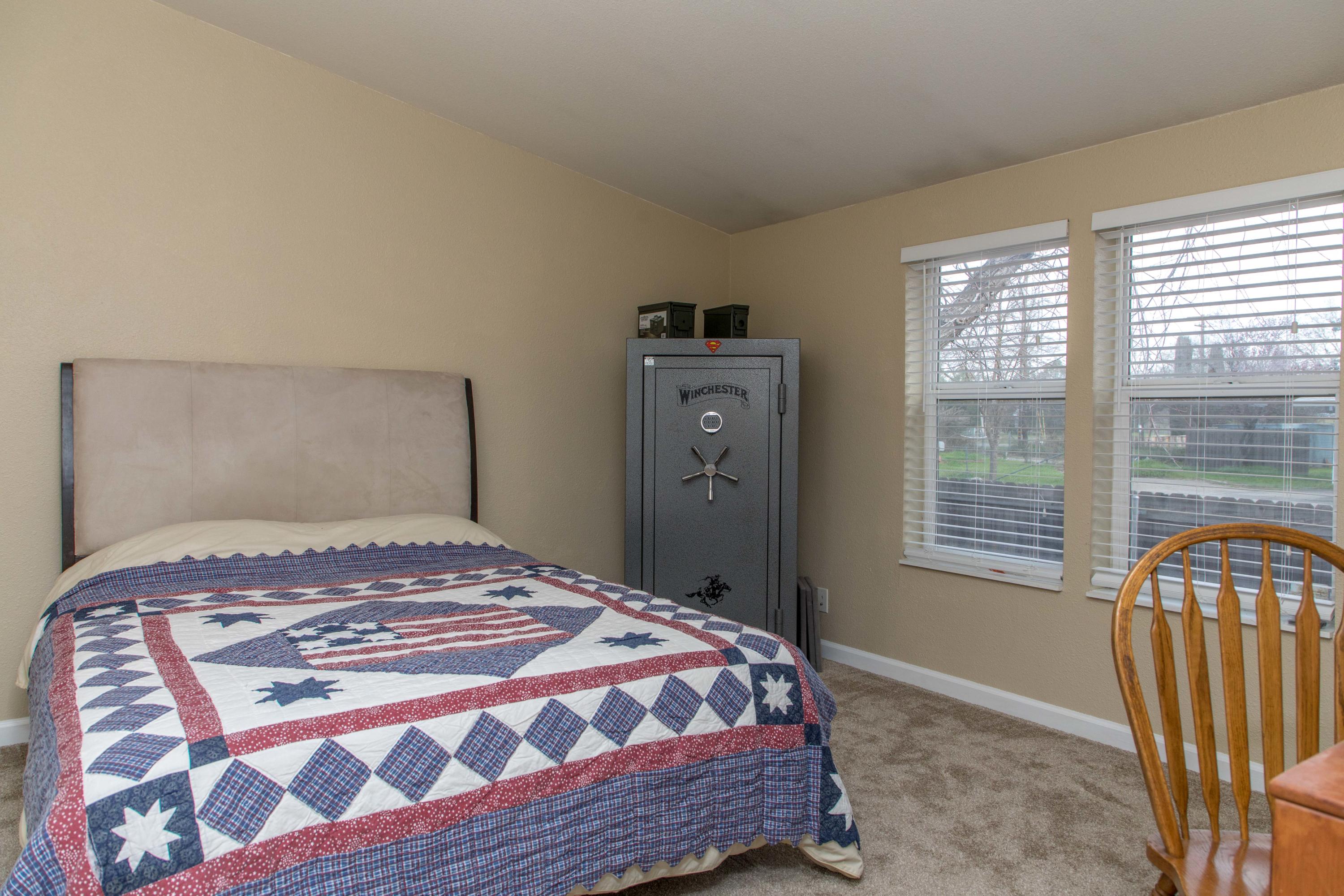 19080 Genevieve Road Redding, CA 96003 - Photo 41 of 42 Office