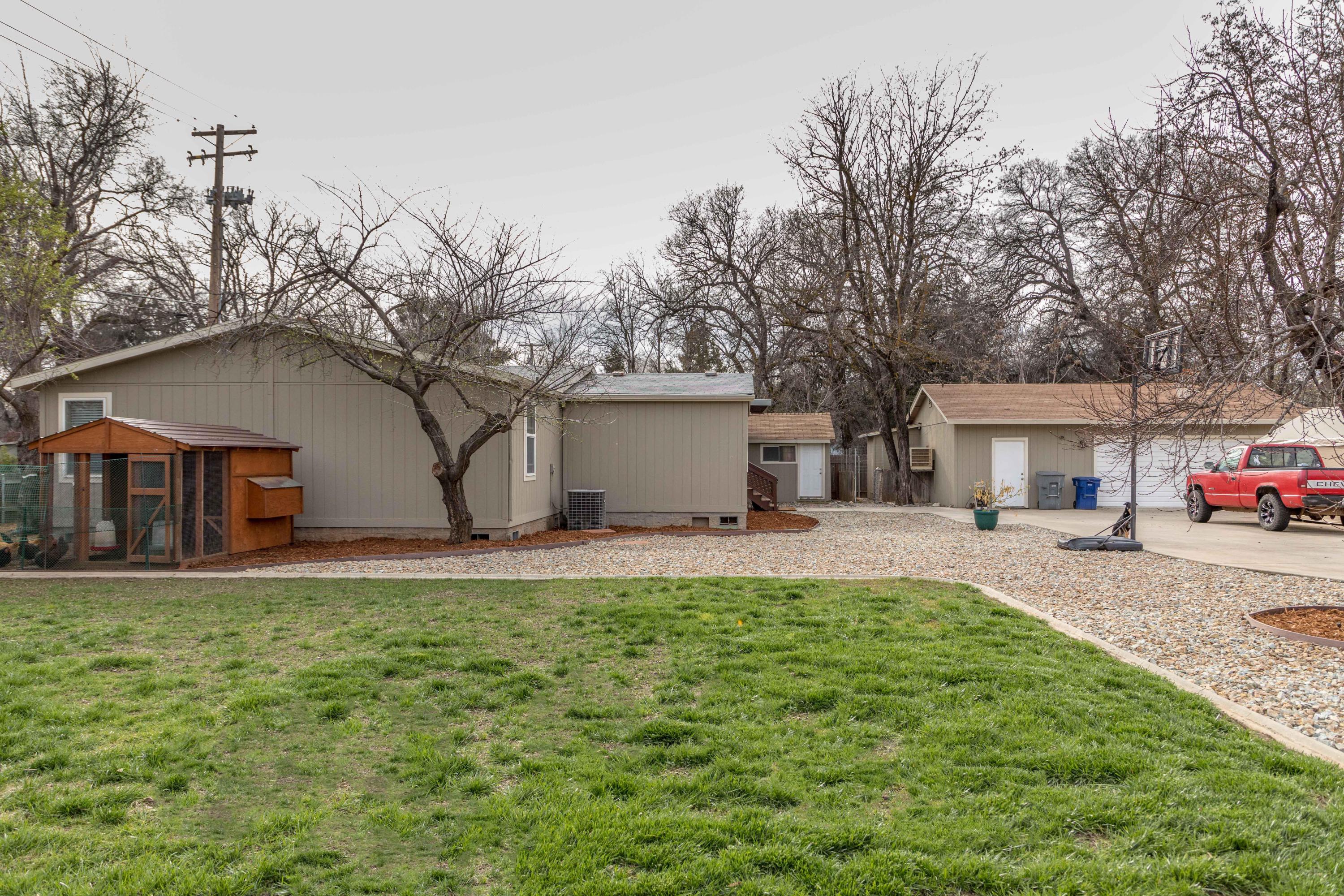 19080 Genevieve Road Redding, CA 96003 - Photo 8 of 42 Yard
