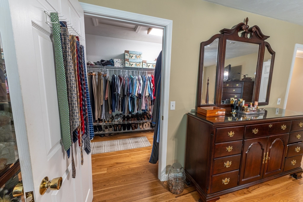 383 Mashapaug Road Holland, MA 01521 - Photo 14 of 42 Gallery Image 14