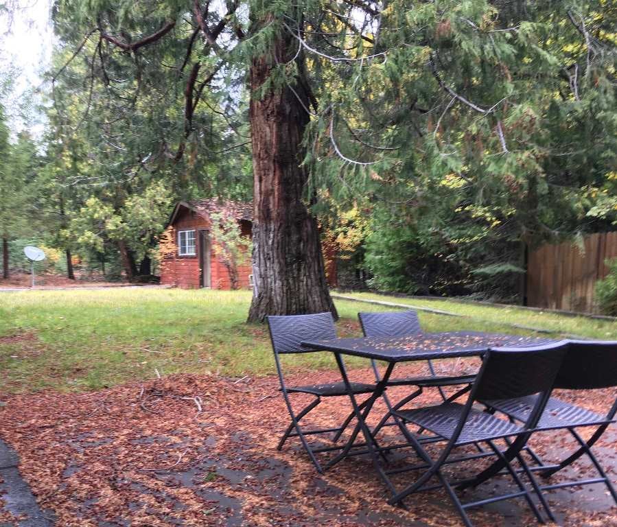 1015 Davis Place Road Mount Shasta, CA 96067 - Photo 20 of 24 Gallery Image 20