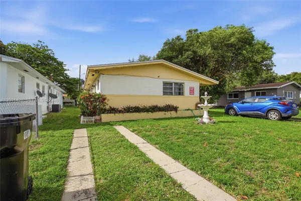 $1,975 | 28 Northwest 170th Street, Unit 1, North Miami Beach, FL 33169