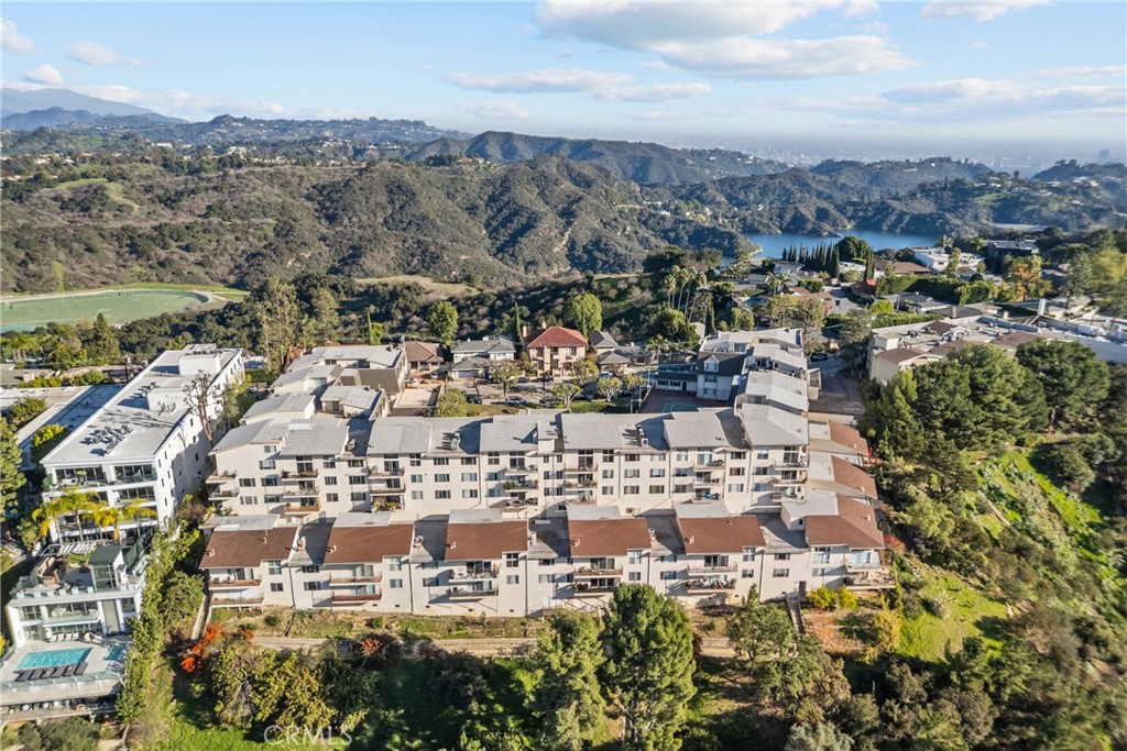 2385 Roscomare Road, Unit F16 Los Angeles, CA 90077 - Photo 38 of 40 a view of a city