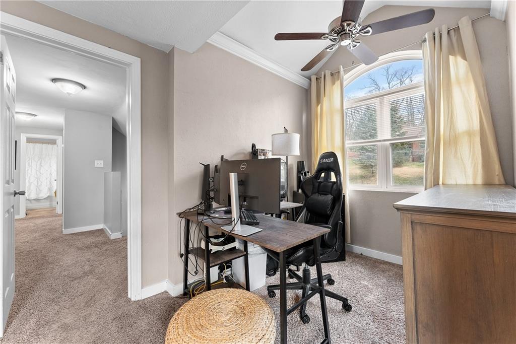 5670 Library Road Bethel Park, PA 15102 - Photo 26 of 49 Office nook or sitting area in the owner's suite
