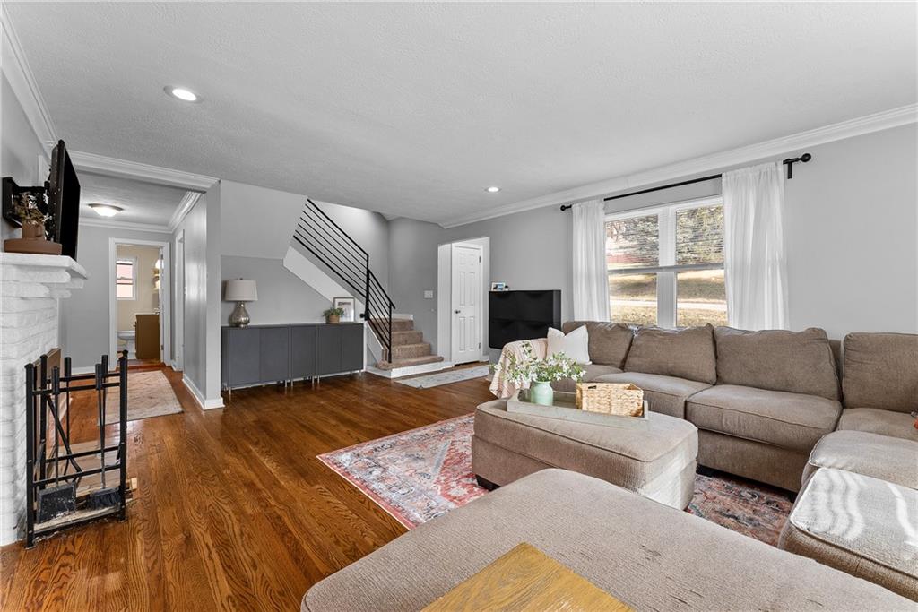 5670 Library Road Bethel Park, PA 15102 - Photo 7 of 49 Gallery Image 7