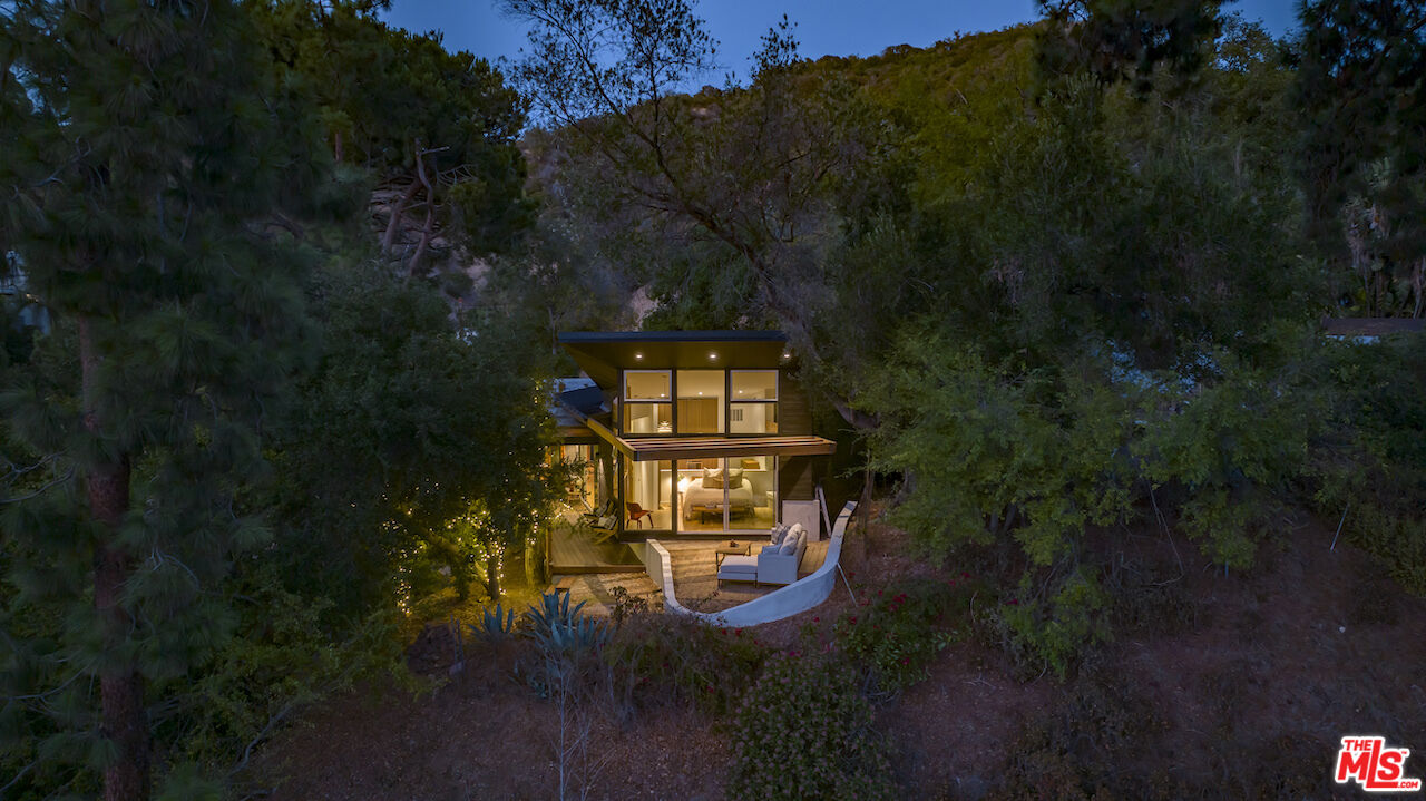 1847 Calgary Lane Los Angeles, CA 90077 - Photo 43 of 43 a aerial view of a house with a yard