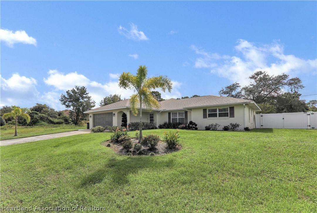 262 Lemon Road Northwest Lake Placid, FL 33852 - Photo 2 of 33 Gallery Image 2