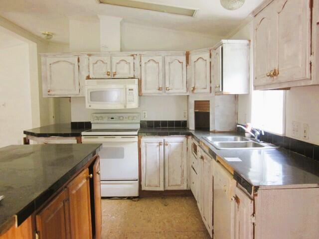 630 Stockton Road Martinsville, VA 24112 - Photo 15 of 17 Kitchen