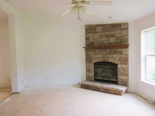 630 Stockton Road Martinsville, VA 24112 - Photo 4 of 17 Living Room