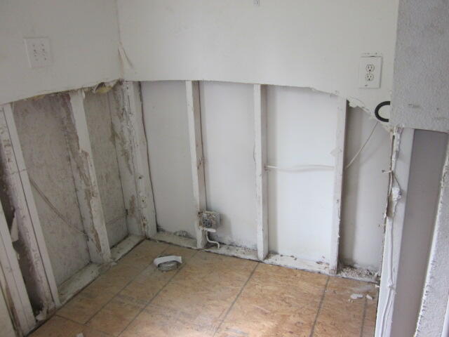 630 Stockton Road Martinsville, VA 24112 - Photo 7 of 17 Laundry