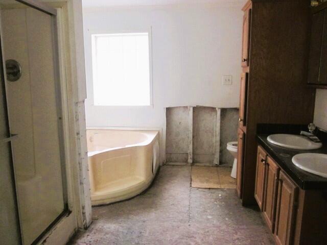 630 Stockton Road Martinsville, VA 24112 - Photo 10 of 17 Primary Bathroom