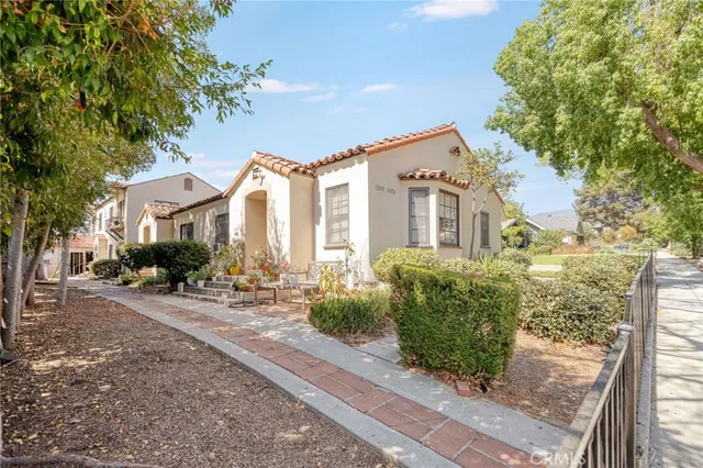 $2,550 | 1375 North Mentor Avenue, Pasadena, CA 91104