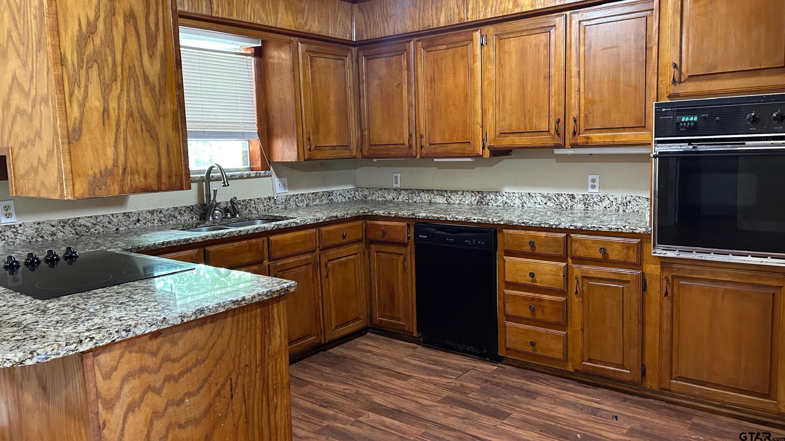 205 Short Street Canton, TX 75103 - Photo 2 of 12