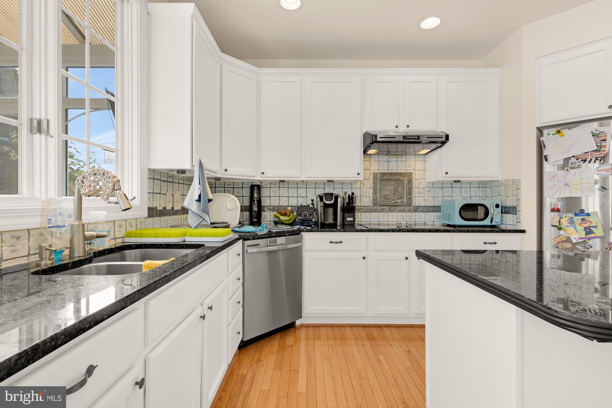 618 Linslade Street Gaithersburg, MD 20878 - Photo 11 of 71 Abundant cabinet space