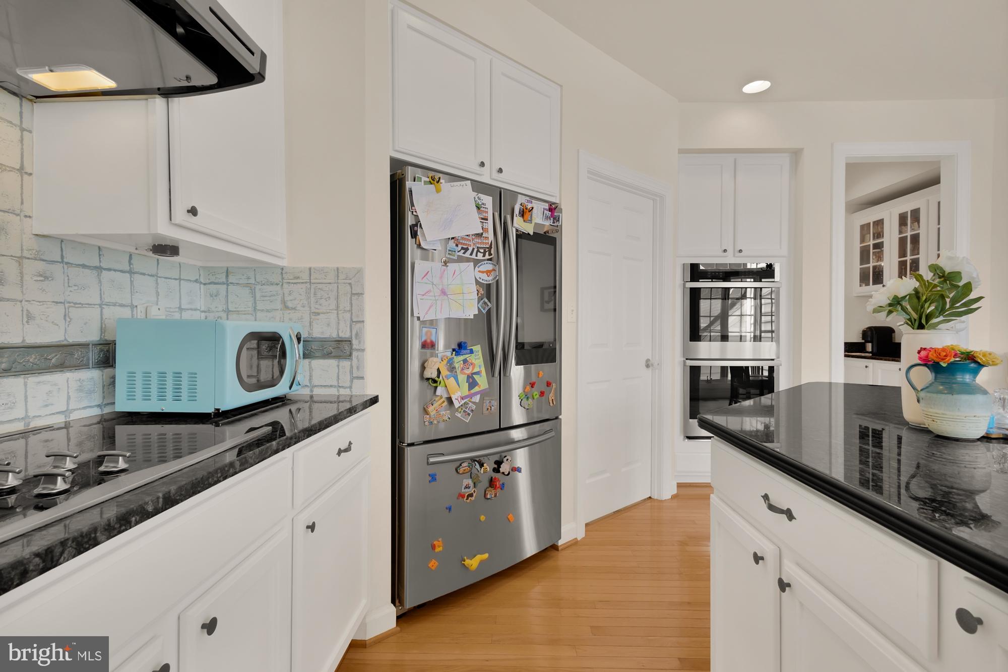 618 Linslade Street Gaithersburg, MD 20878 - Photo 15 of 71 Double wall ovens in kitchen