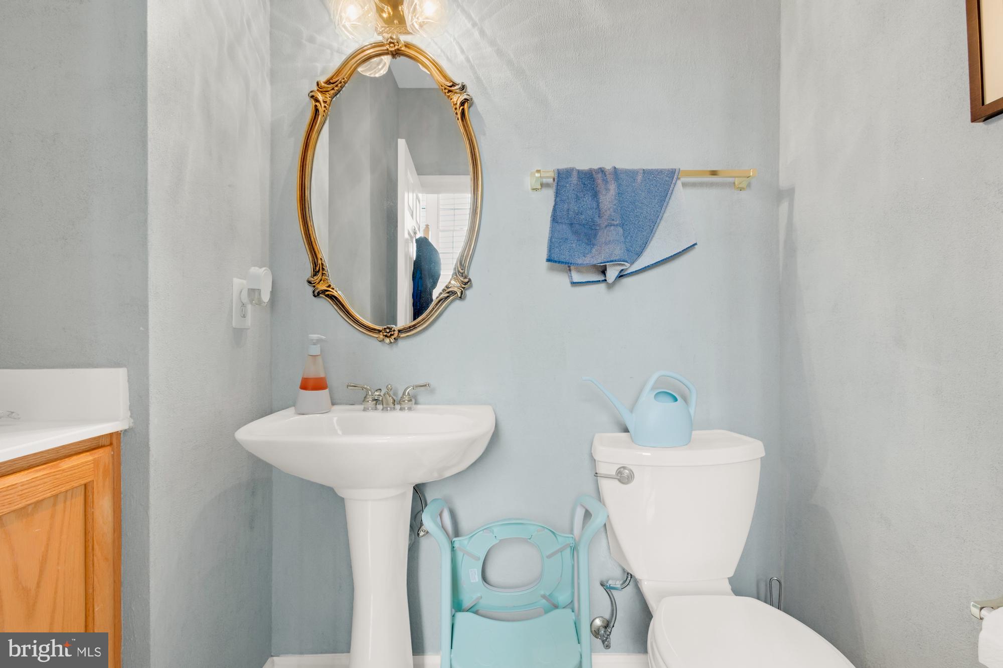 618 Linslade Street Gaithersburg, MD 20878 - Photo 24 of 71 Powder room on main level