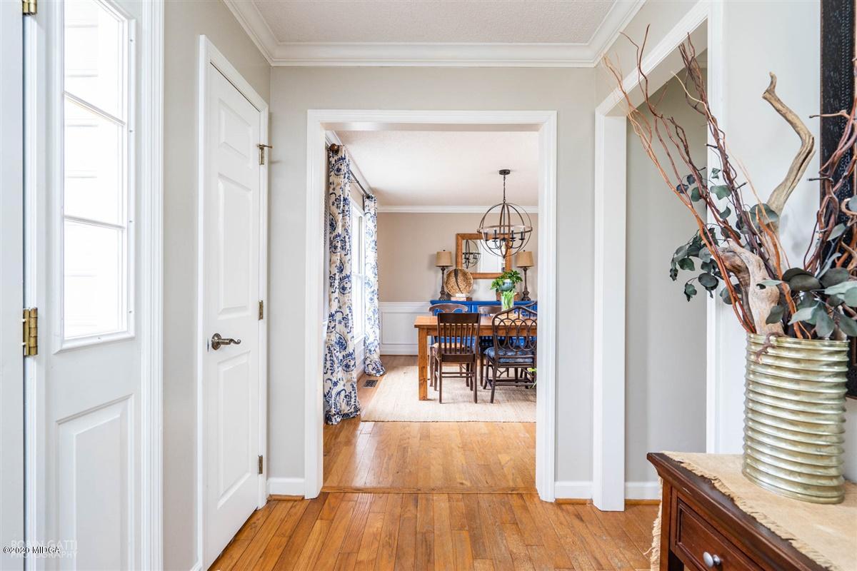 172 Rivoli Landing Macon, GA 31210 - Photo 2 of 32 Foyer