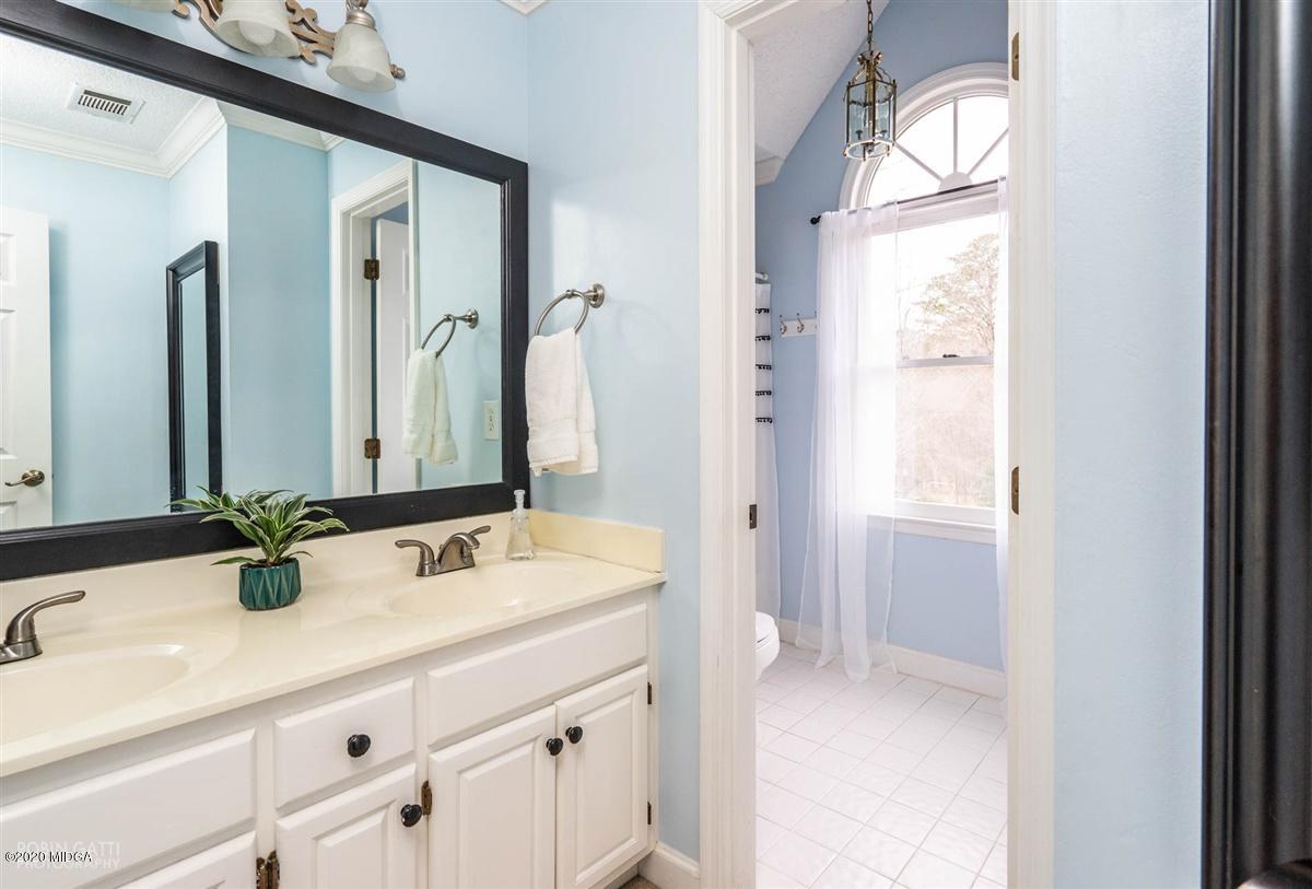 172 Rivoli Landing Macon, GA 31210 - Photo 23 of 32 Full Bathroom
