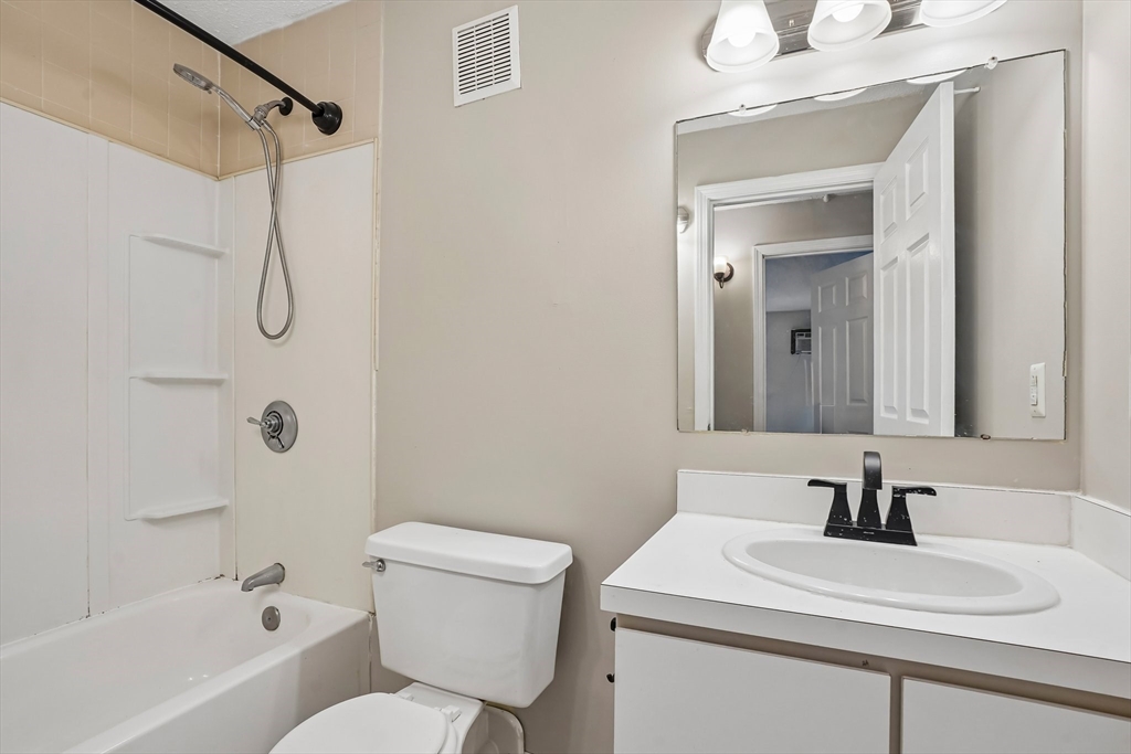 10 Rutledge Street, Unit 2H Worcester, MA 01604 - Photo 6 of 11