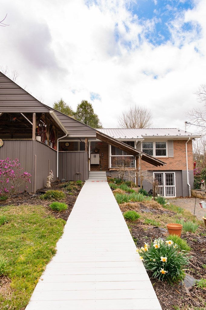 4706 Fort Chiswell Road Austinville, VA 24312 - Photo 41 of 43 Gallery Image 41