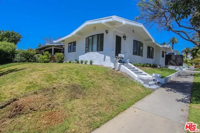 $6,000 | 7701 Norton Avenue, West Hollywood, CA 90046