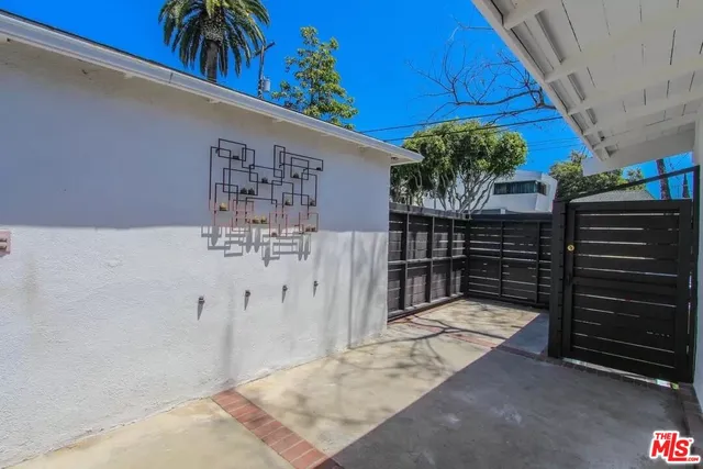 $6,000 | 7701 Norton Avenue, West Hollywood, CA 90046