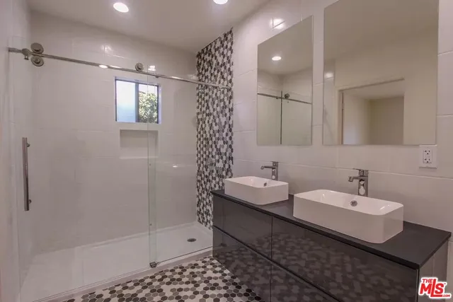 $6,000 | 7701 Norton Avenue, West Hollywood, CA 90046