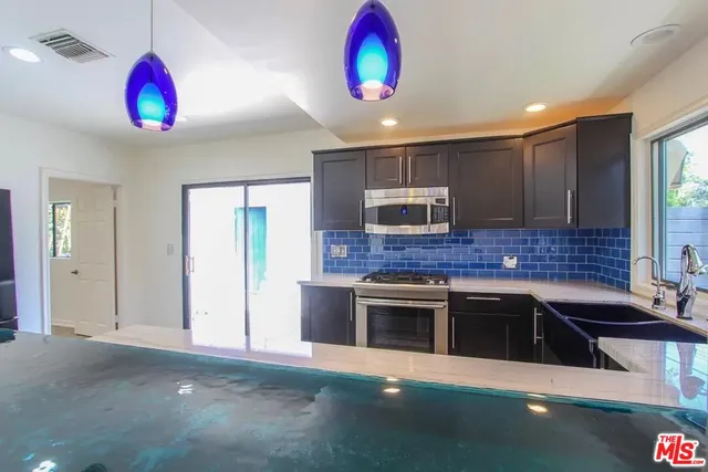 $6,000 | 7701 Norton Avenue, West Hollywood, CA 90046