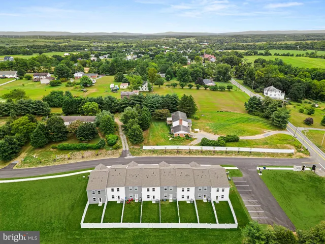 $2,100 | 45 Kitsune Boulevard, Martinsburg, WV 25404