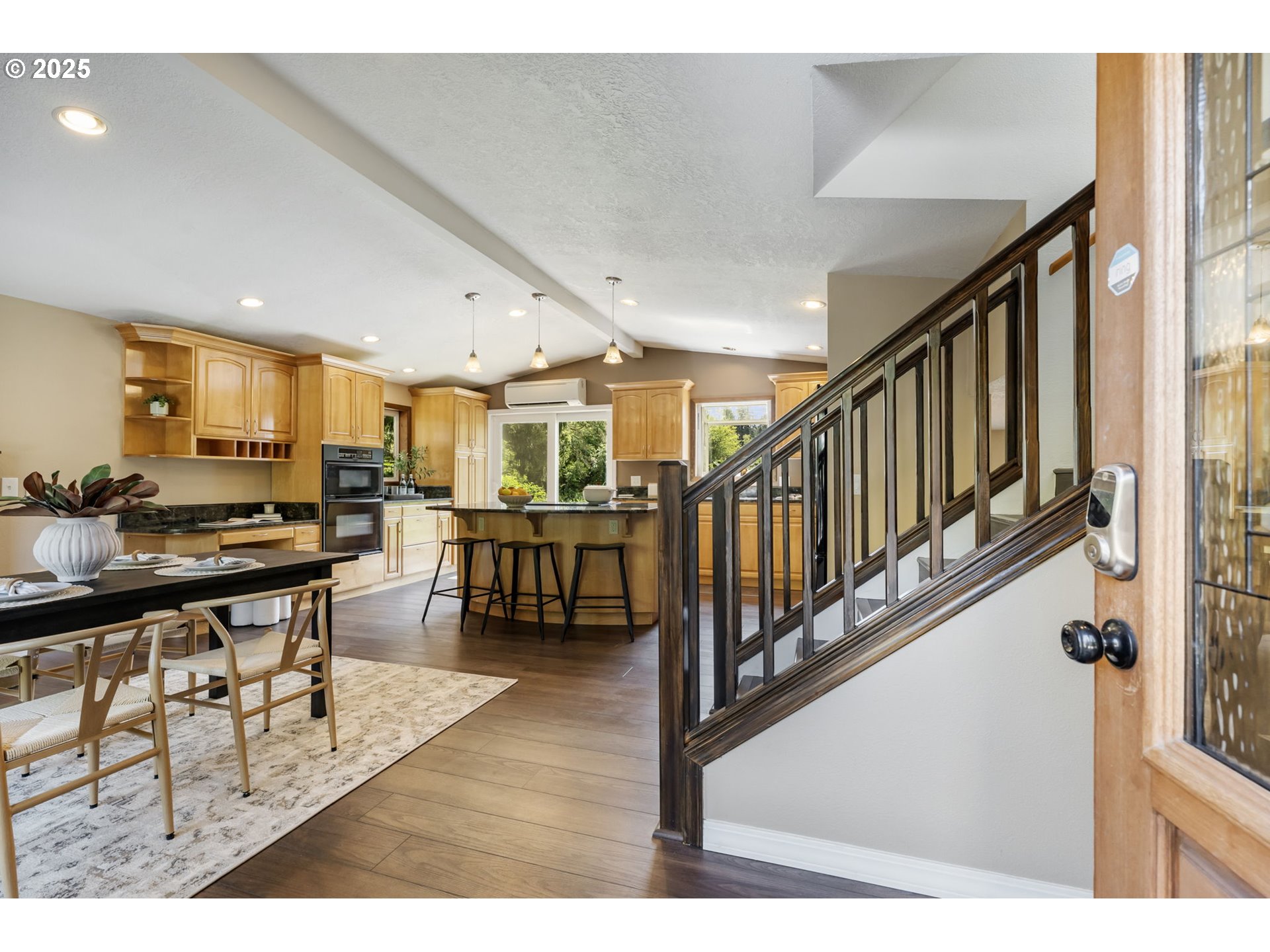 15060 Southwest Davis Road Beaverton, OR 97007 - Photo 6 of 46 Gallery Image 6