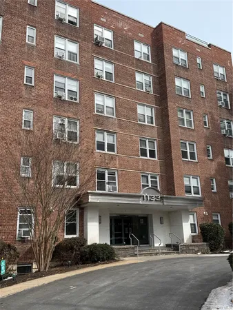 $325,000 | 1133 Midland Avenue, Unit 1B, Bronxville, NY 10708