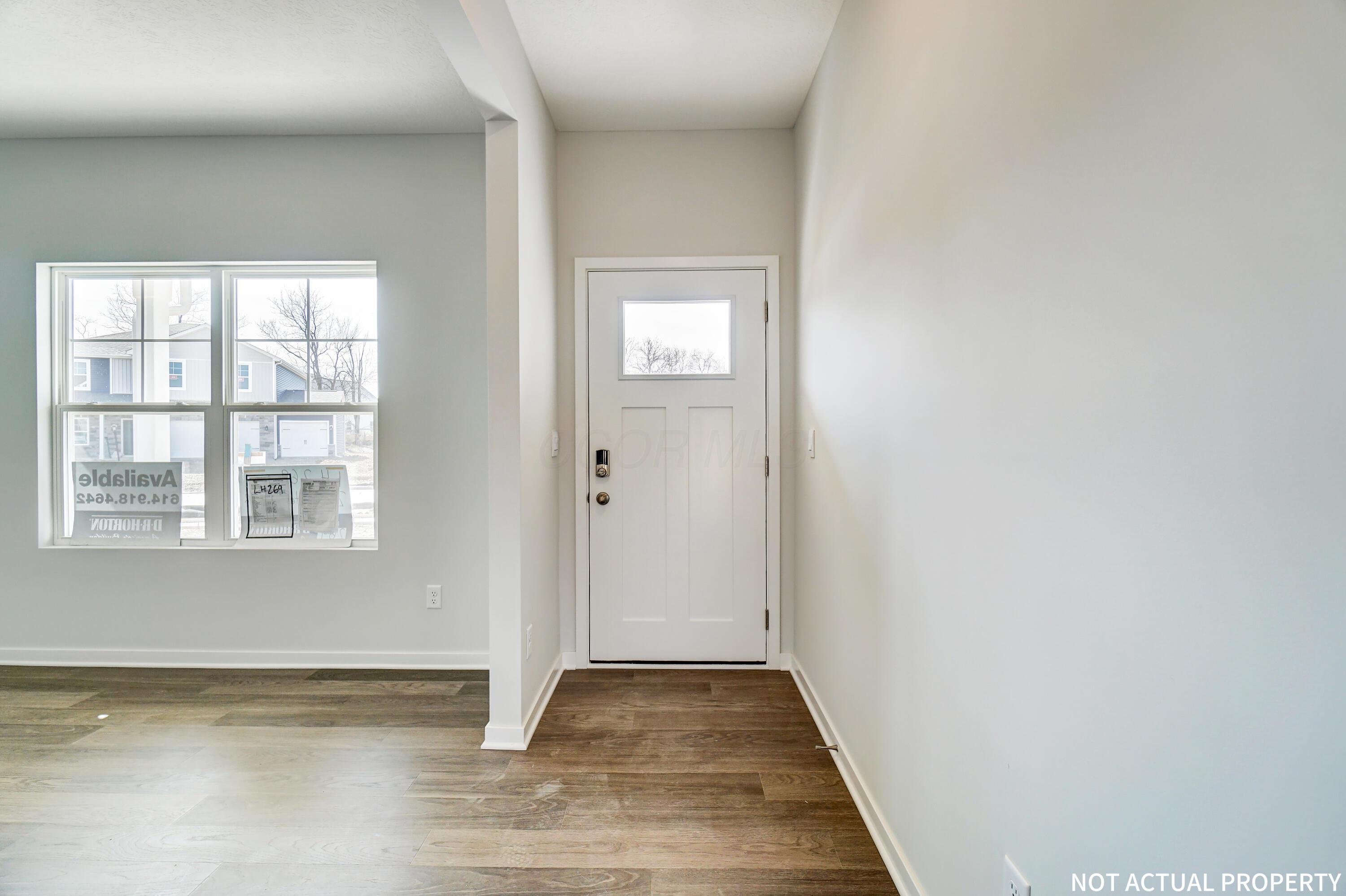 89 Wheatley Street Lithopolis, OH 43136 - Photo 2 of 34 1 Undecorated Hallway