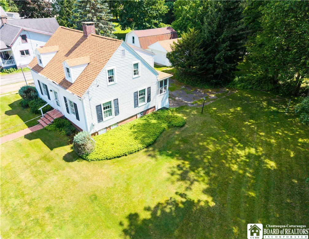 17 Lodi Street Hanover, NY 14062 - Photo 9 of 33 Aerial of side yard