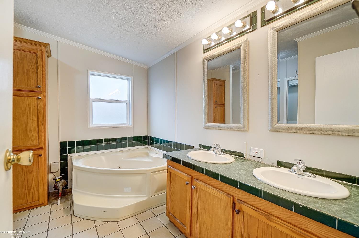 43231 Willow Road New Boston, MI 48164 - Photo 22 of 36 Gallery Image 22