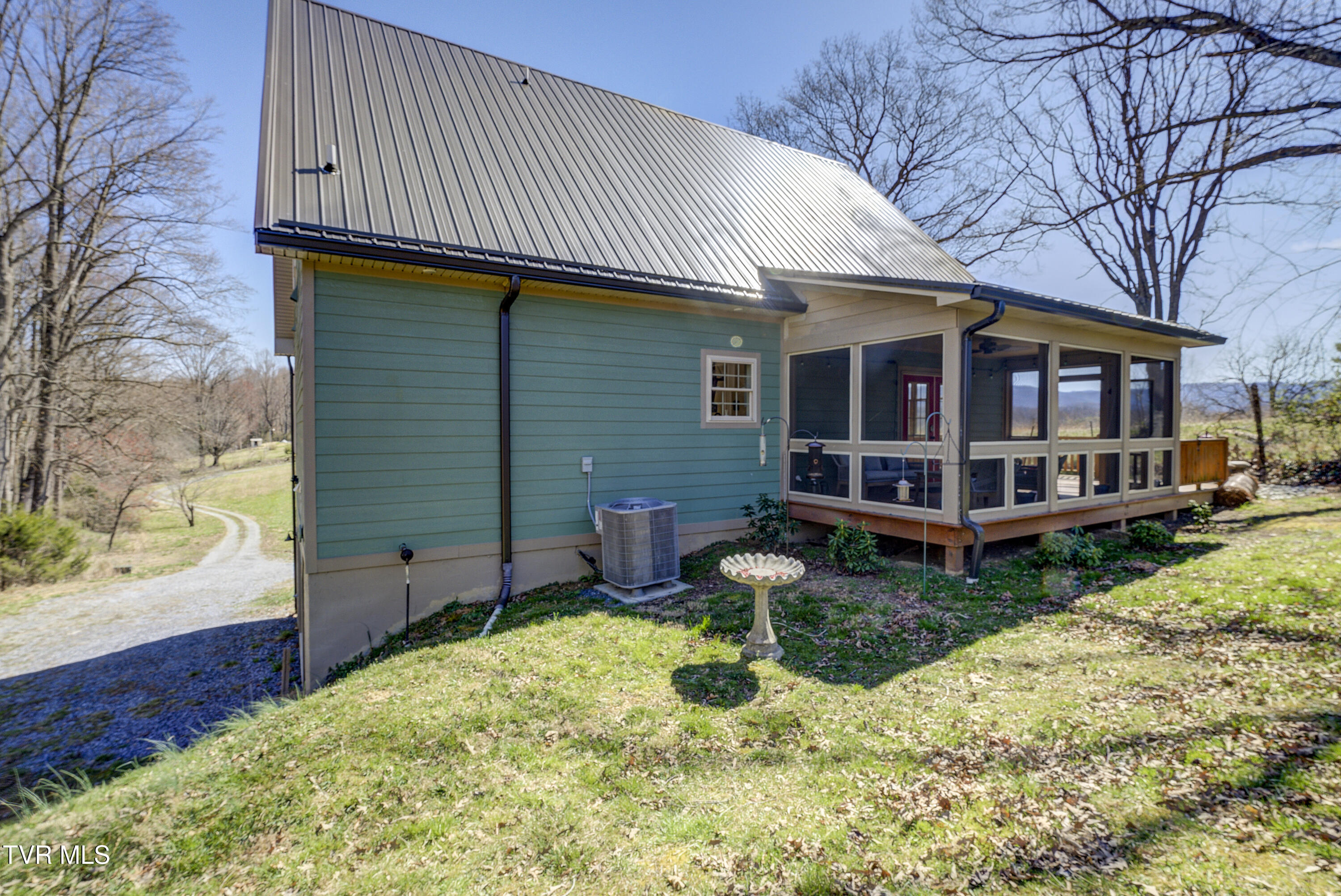 137 Unaka View Road Johnson City, TN 37601 - Photo 18 of 72 UNakaView-55
