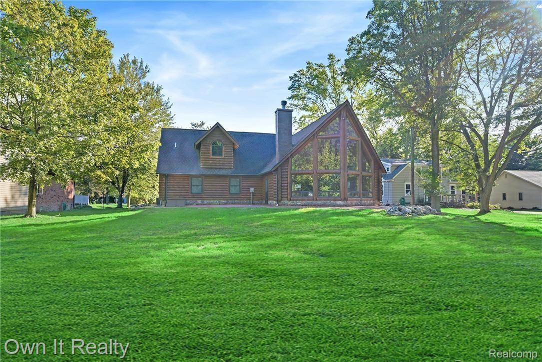 8542 Rucker Road Grosse Ile, MI 48138 - Photo 8 of 47 DSC_5258.jpg