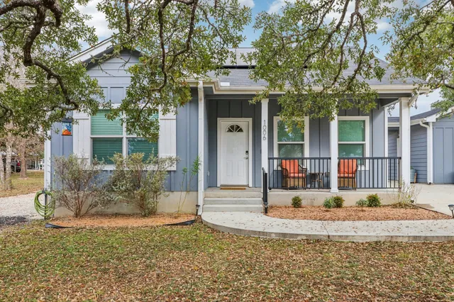 $395,000 | 1006 12th Street, Blanco, TX 78606