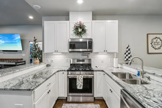 $395,000 | 1006 12th Street, Blanco, TX 78606