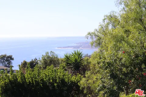 $3,345,000 | 20776 Big Rock Drive, Malibu, CA 90265