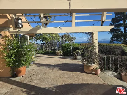 $3,345,000 | 20776 Big Rock Drive, Malibu, CA 90265