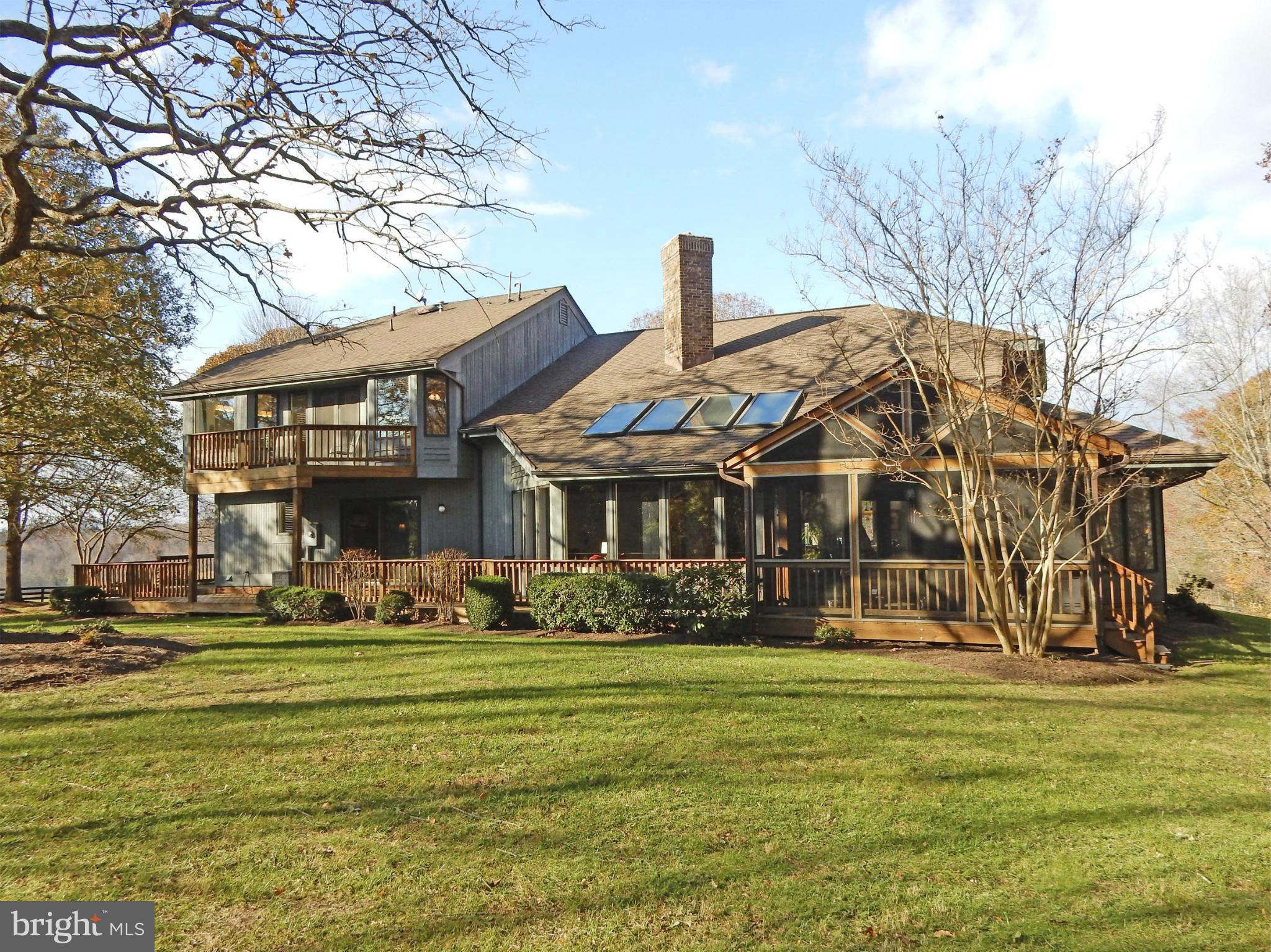 Exterior (Rear)
