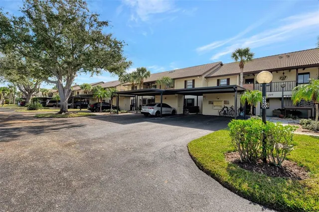 $237,500 | 320 Mission Trail North, Unit H, Venice, FL 34285
