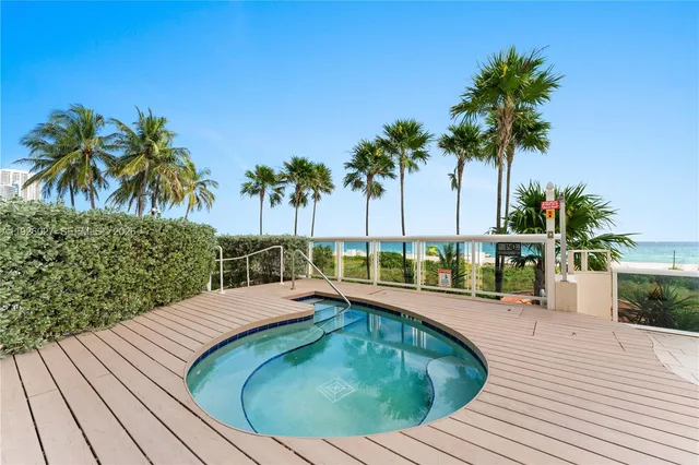 $870,000 | 5757 Collins Avenue, Unit 707, Miami Beach, FL 33140
