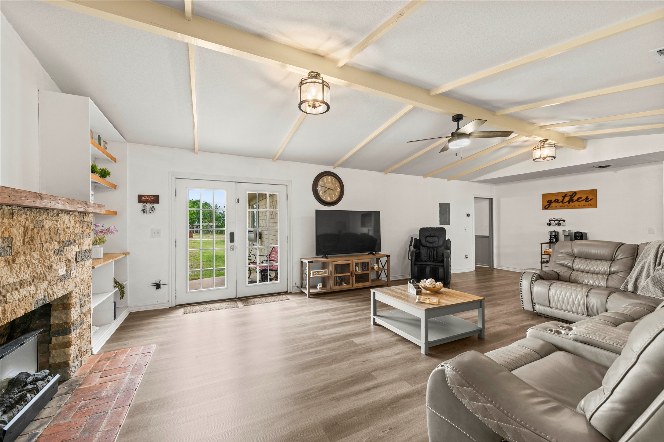 2915 County Road 153 Georgetown, TX 78626 - Photo 5 of 24 a living room with furniture and wooden floor